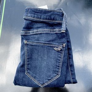 Hollister ripped skinny jeans